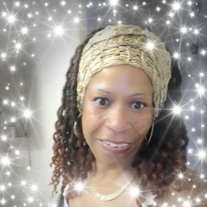 Meet your Posher, Desiree